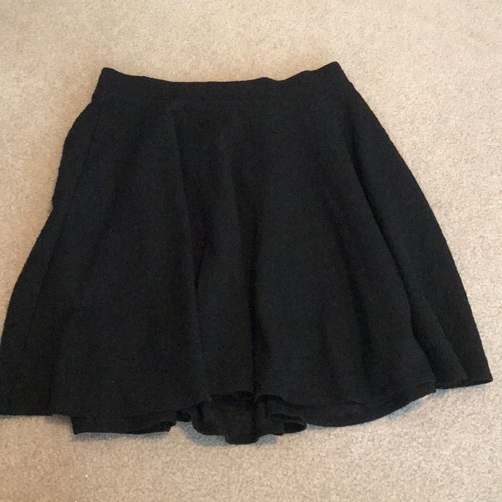 BLACK NEW TEXTURED CIRCLE SKIRT